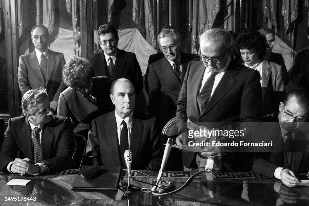 Mayor of Rome Ugo Vetere welcomes French President Francois Mitterrand on the Campidoglio during the latterÕs State Visit, Rome, Italy, February 25,...