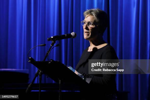 Ceding Fox 41 Cedering Fox Photos & High Res Pictures - Getty Images