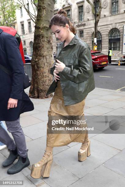 Hailee Steinfeld arriving back to her hotel on June 02, 2023 in London, England.
