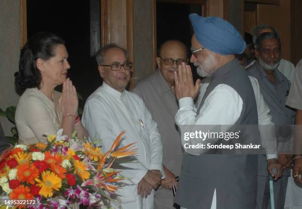 Prime Minister Manmohan Singh being seen off by United Progresive Alliance Chairperson Sonia Gandhi, Defence Minister Pranab Mukherjee and Human...