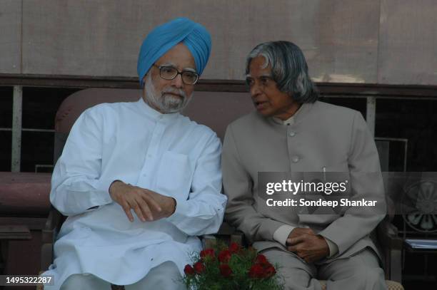 Prime Minister Manmohan Singh listens to President A.P.J. Abdul Kalam in New Delhi on October 02, 2005.