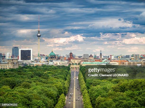 berlin skyline with the tiergarten in the foreground, central berlin, germany. - brandenburg stock pictures, royalty-free photos & images