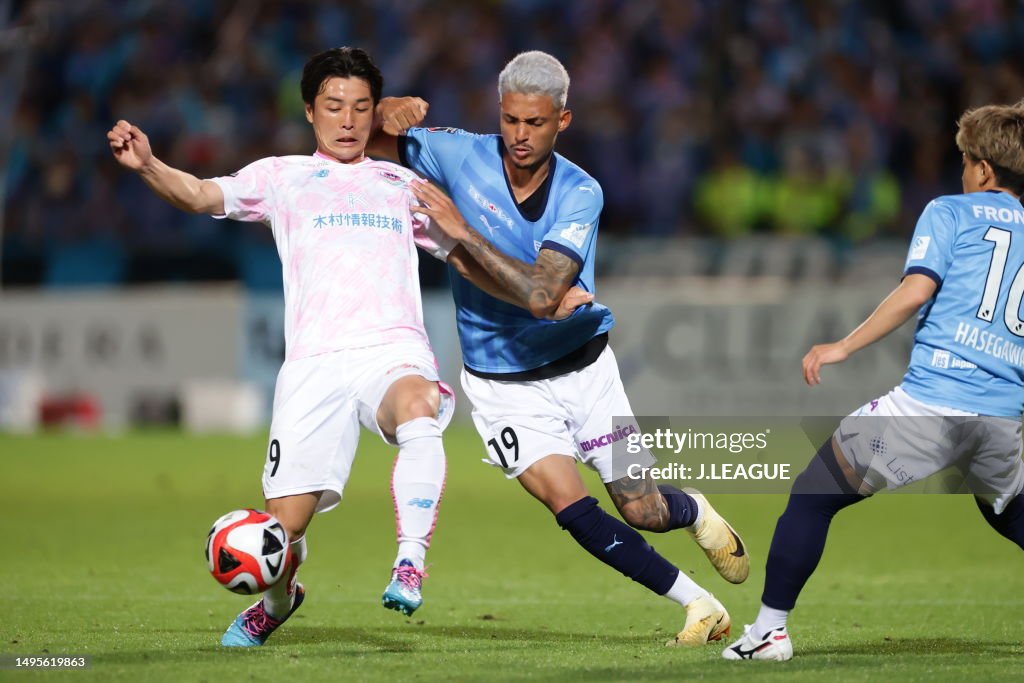 Yokohama FC v Sagan Tosu - J.LEAGUE Meiji Yasuda J1