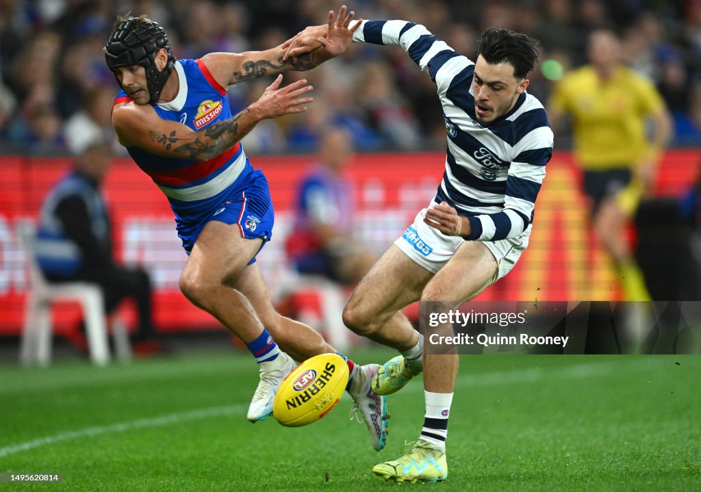 AFL Rd 12 - Western Bulldogs v Geelong
