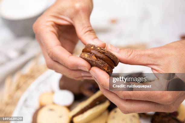 variety of argentinian dulce de leche alfajores - alfajores stock pictures, royalty-free photos & images