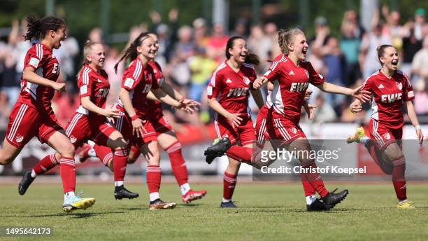 The team of Aurich celebrates winning after penalty shoot-out 7:6 the B-Junior Girls Final German Championship Semi Final Leg Two match between SpVg...