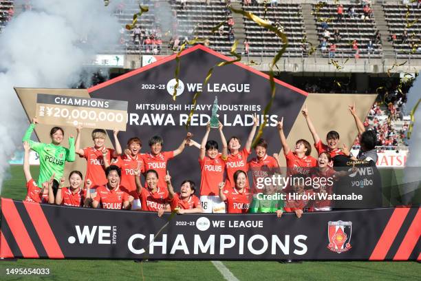 Players of MHI Urawa Reds Ladies celebrate with the trophy after the WE LEAGUE match between Mitsubishi Heavy Industries Urawa Red Diamonds Ladies...