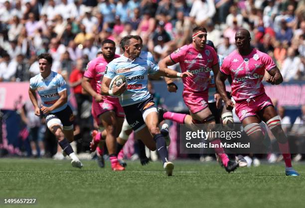Juan Imhoff of Racing 92 runs with the ball during the Top 14 match between Stade Francais and Lyon at Stade Jean Bouin on June 03, 2023 in Paris,...