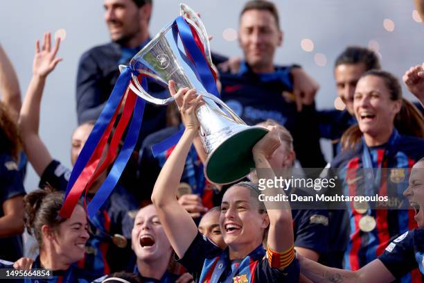 Alexia Putellas of FC Barcelona lifts the UEFA Women's Champions League Trophy during the UEFA Women's Champions League final match between FC...
