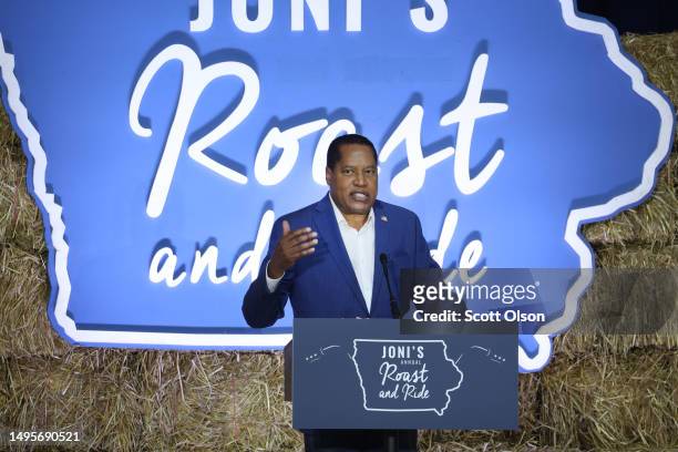 Republican presidential candidate conservative talk radio host Larry Elder speaks to guest during the Joni Ernst's Roast and Ride event on June 03,...