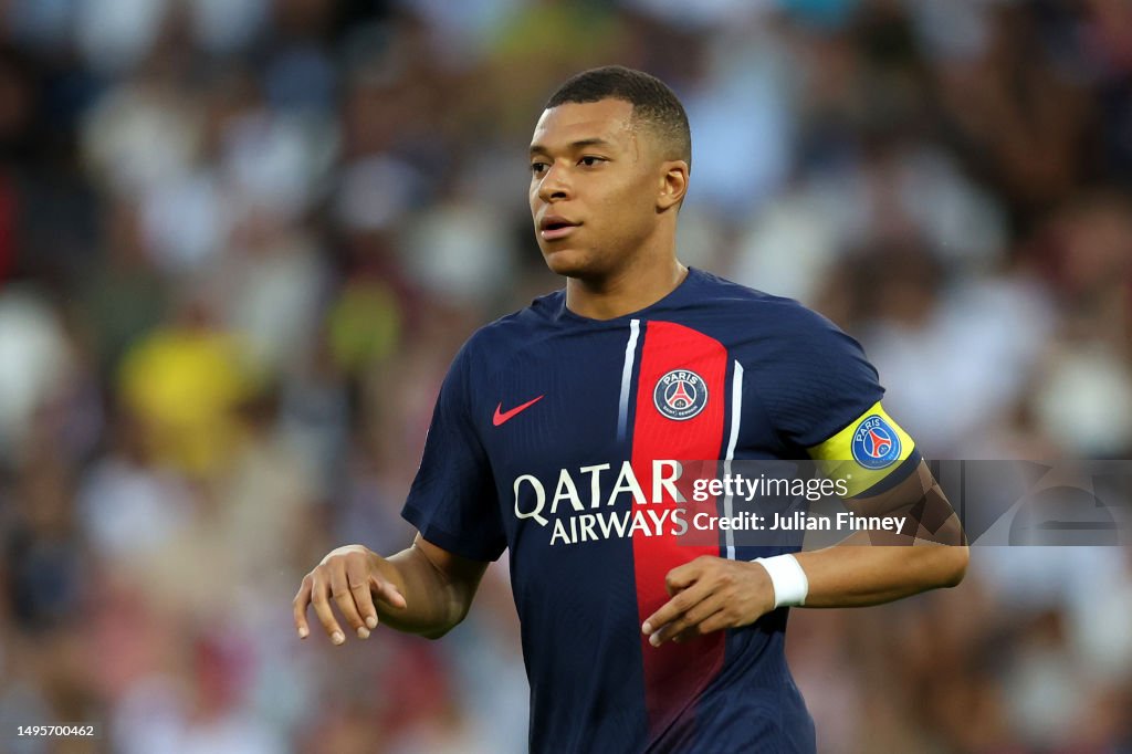 Paris Saint-Germain v Clermont Foot - Ligue 1 Uber Eats
