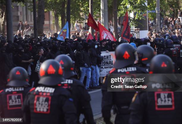 Massive Riot Police 7,172 German Riot Police Stock Photos, High-Res Pictures, and Images ...