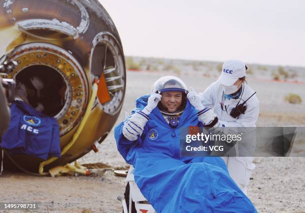 303 Shenzhou 4 Photos & High Res Pictures Getty Images