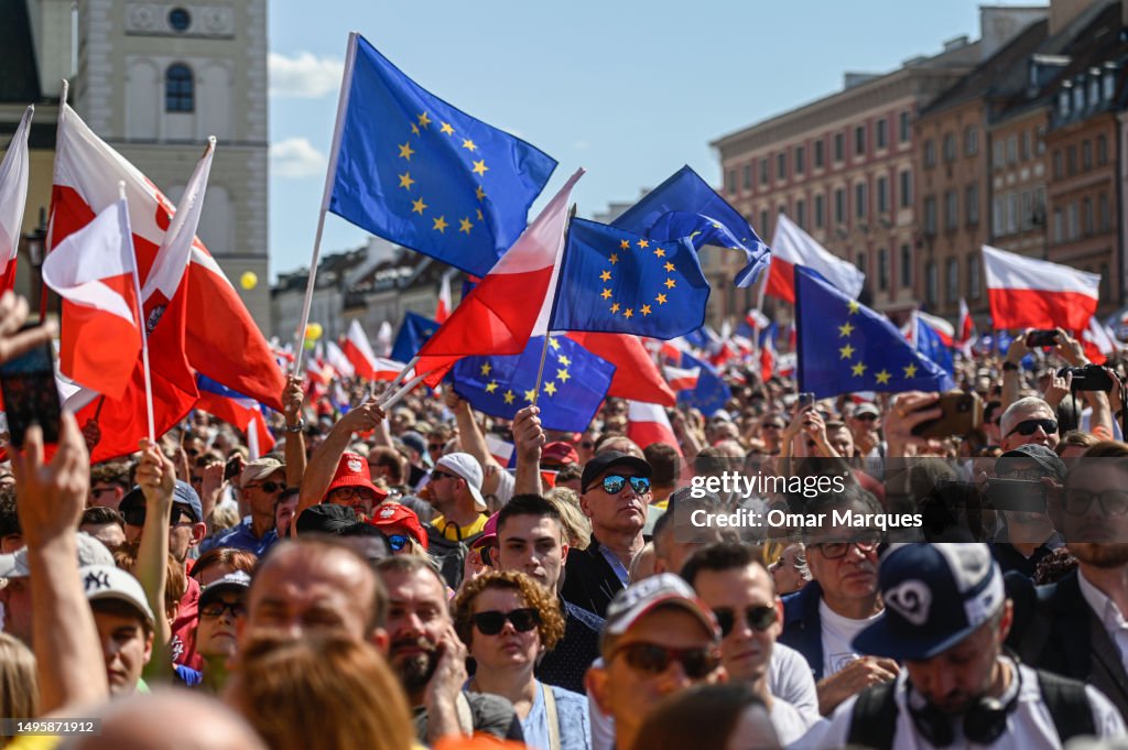 Anti-Government Demonstrators Protest Polish Judiciary In Anti-EU Russia Probe