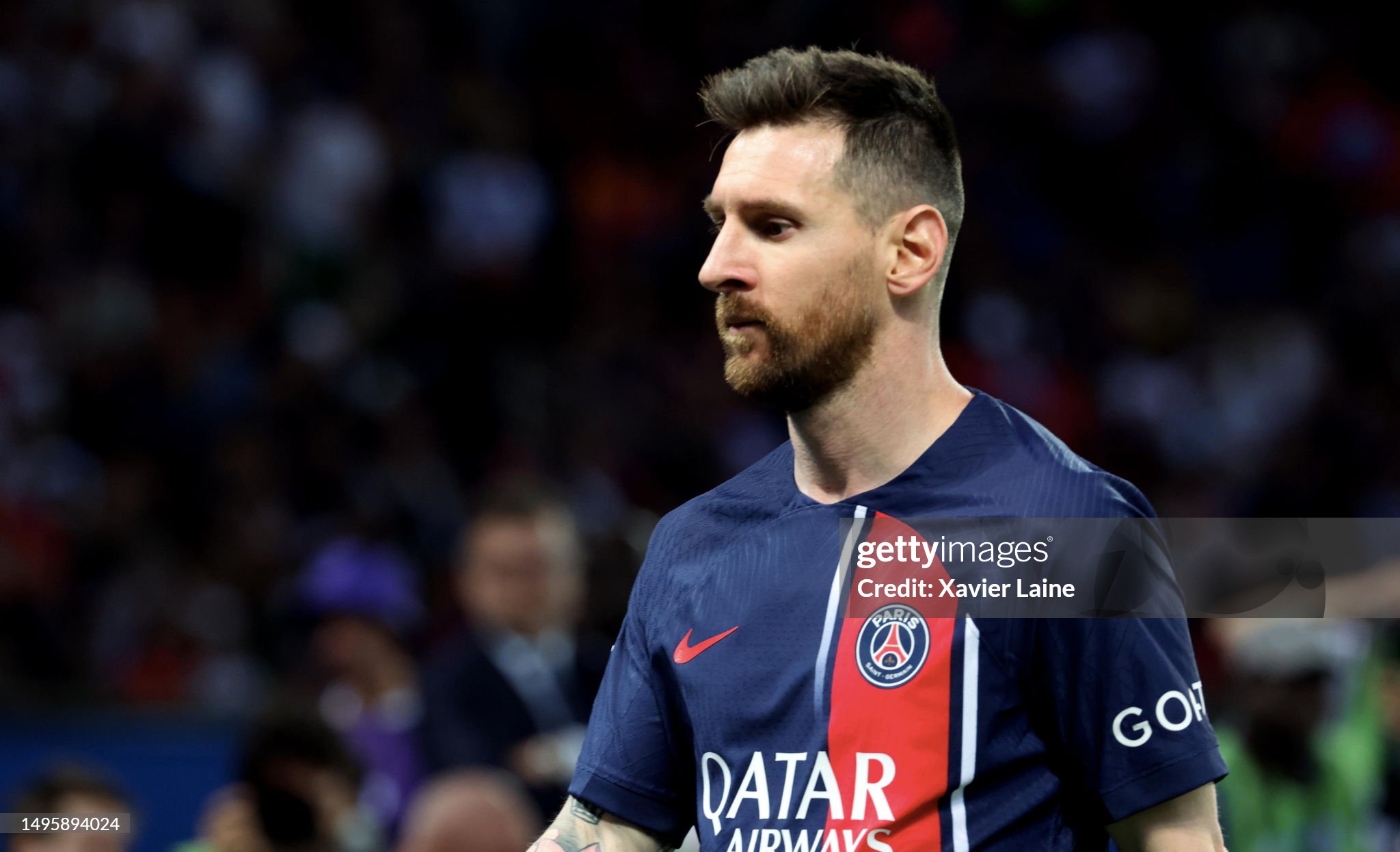 (Video) Lionel Messi’s dad spotted meeting Barcelona chiefs
