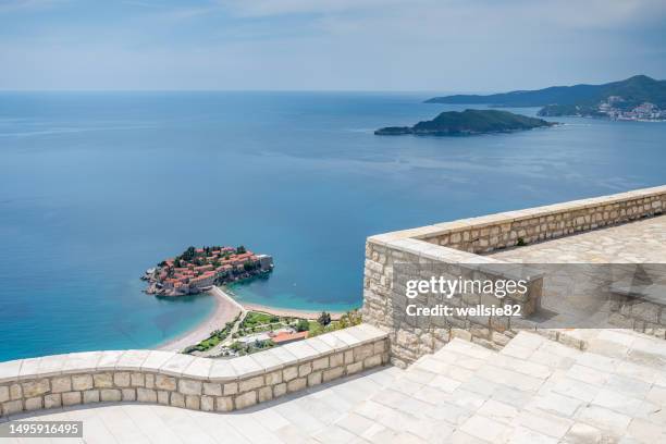 sveti stefan below st sava church - strandberg stefan stock-fotos und bilder