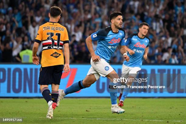 Giovanni Simeone of SSC Napoli celebrates after scoring the team's second goal during the Serie A match between SSC Napoli and UC Sampdoria at Stadio...