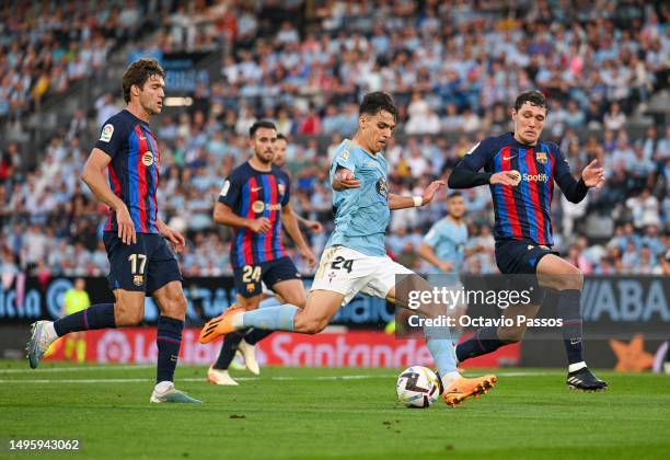 Gabri Veiga of RC Celta scores the team's first goal during the LaLiga Santander match between RC Celta and FC Barcelona at Estadio Balaidos on June...