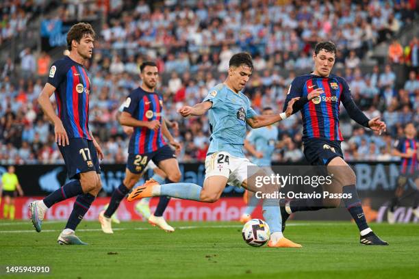 Gabri Veiga of RC Celta scores the team's first goal during the LaLiga Santander match between RC Celta and FC Barcelona at Estadio Balaidos on June...