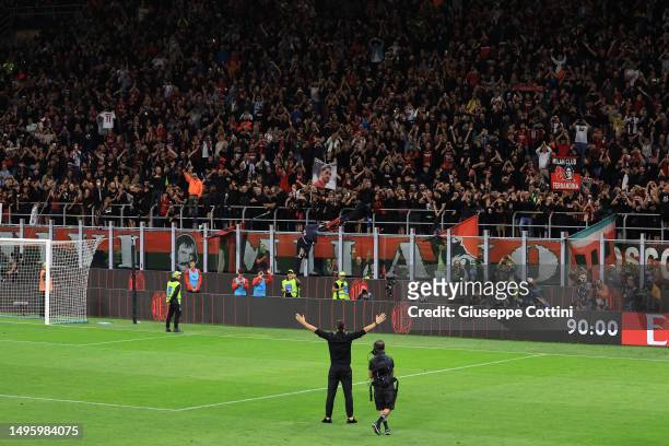 Zlatan Ibrahimovic of AC Milan greets the fans during the tribute ceremony after the Serie A match between AC Milan and Hellas Verona at Stadio...