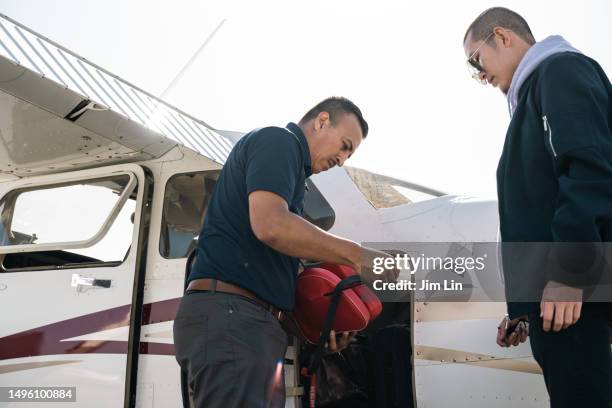 Flight Instructoions Airline Safety Instructions Photos and Premium High Res Pictures ...