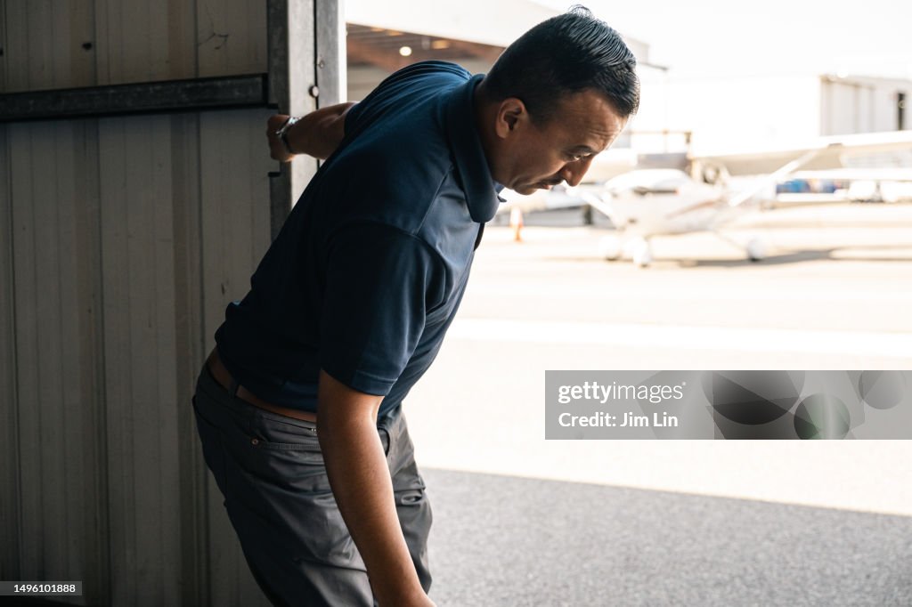 Closing the hangar door