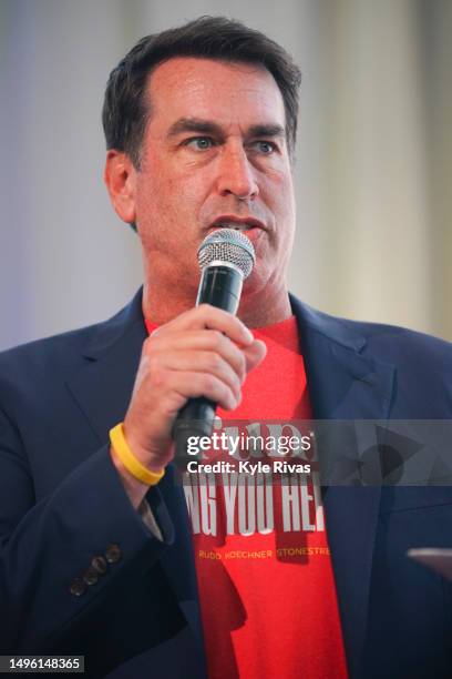 Jeff Riggle 3,431 Rob Riggle Photos Stock Photos, High-Res Pictures, and Images ...