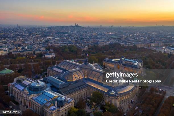aerial paris sunset grand and petit palais - place charles de gaulle stock pictures, royalty-free photos & images