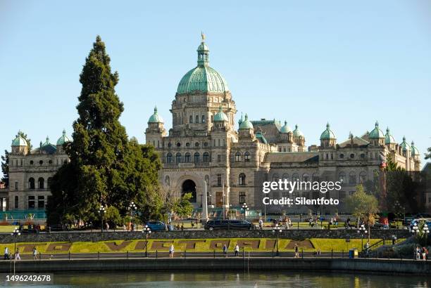 lege on the edge - victoria harbour vancouver island stock pictures, royalty-free photos & images