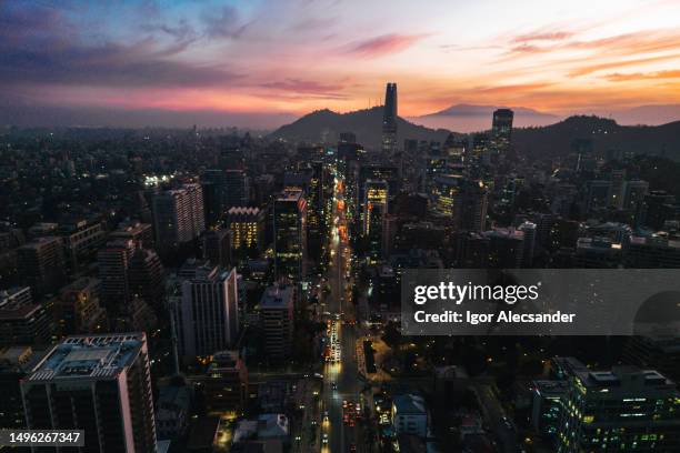 dusk in santiago, chile - los andes mountain range in santiago de chile chile stock pictures, royalty-free photos & images