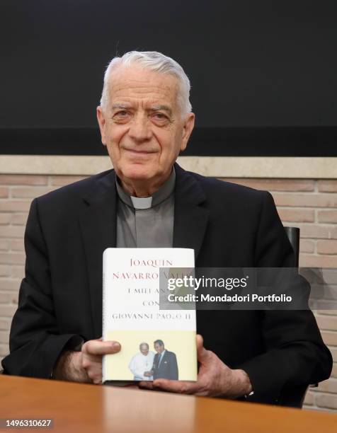 Father Federico Lombardi SJ, successor to the director of the Holy See Press Office during the presentation of the book I miei anni con Giovanni...