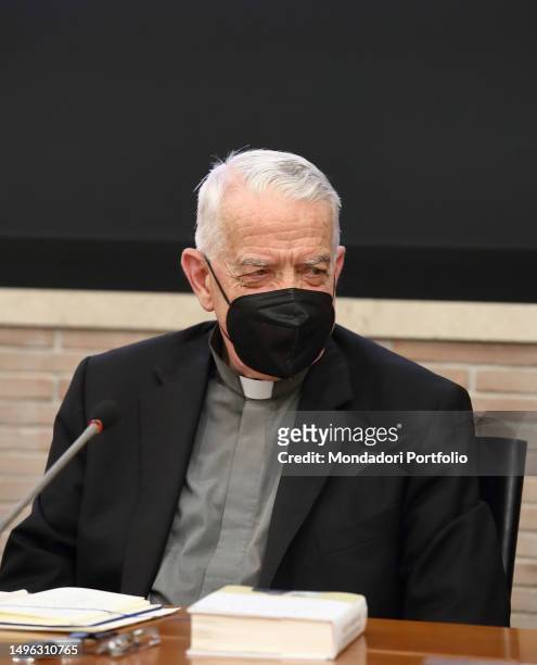 Father Federico Lombardi SJ, successor to the director of the Holy See Press Office during the presentation of the book I miei anni con Giovanni...
