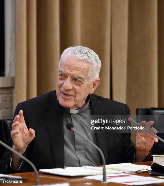 Father Federico Lombardi SJ, successor to the director of the Holy See Press Office during the presentation of the book I miei anni con Giovanni...