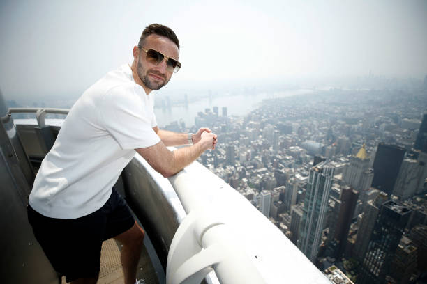 NY: Josh Taylor Visits the Empire State Building