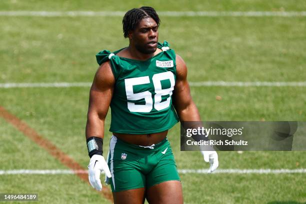 Carl Lawson of the New York Jets works out during the teams OTAs at Atlantic Health Jets Training Center on June 6, 2023 in Florham Park, New Jersey.