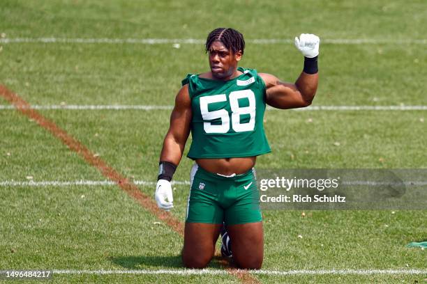 Carl Lawson of the New York Jets works out during the teams OTAs at Atlantic Health Jets Training Center on June 6, 2023 in Florham Park, New Jersey.