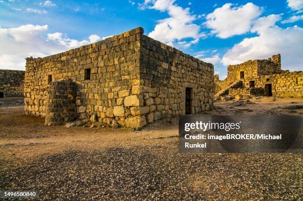 imposing fortress in qasr al-azraq, jordan - qasr al azraq fotografías e imágenes de stock