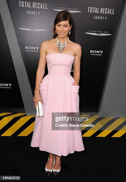 Actress Jessica Biel arrives at Los Angeles Premiere of "Total Recall" at Grauman's Chinese Theatre on August 1, 2012 in Hollywood, California.