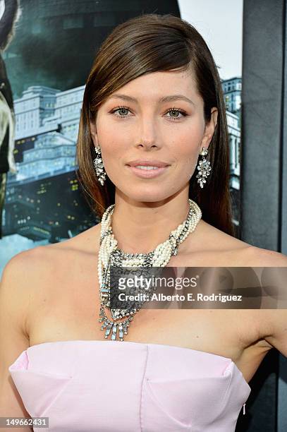 Actress Jessica Biel arrives at Los Angeles Premiere of "Total Recall" at Grauman's Chinese Theatre on August 1, 2012 in Hollywood, California.