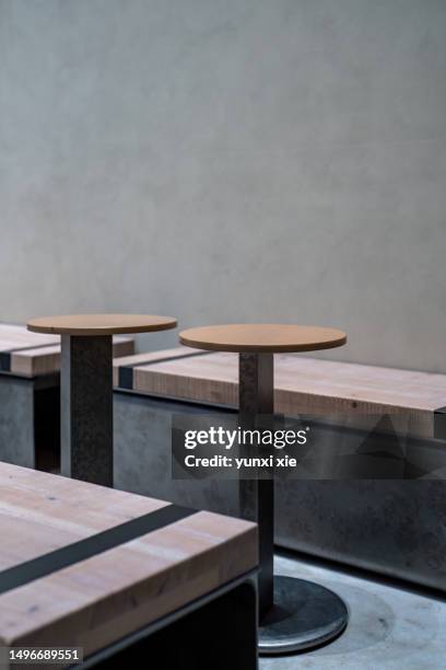 Table Box Round 844 Round Up Room Stock Photos, High-Res Pictures, and Images - Getty ...