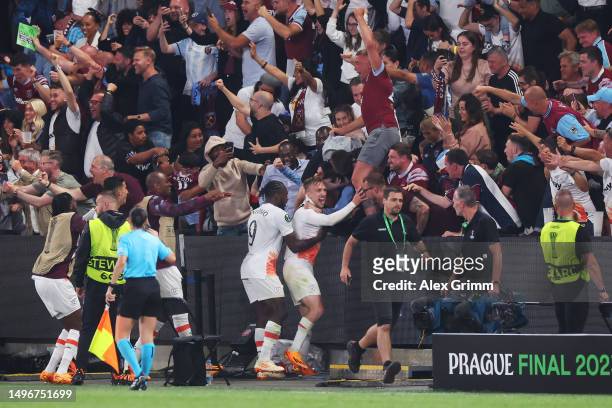 Jarrod Bowen of West Ham United celebrates with teammates and fansafter scoring the team's second goal during the UEFA Europa Conference League...