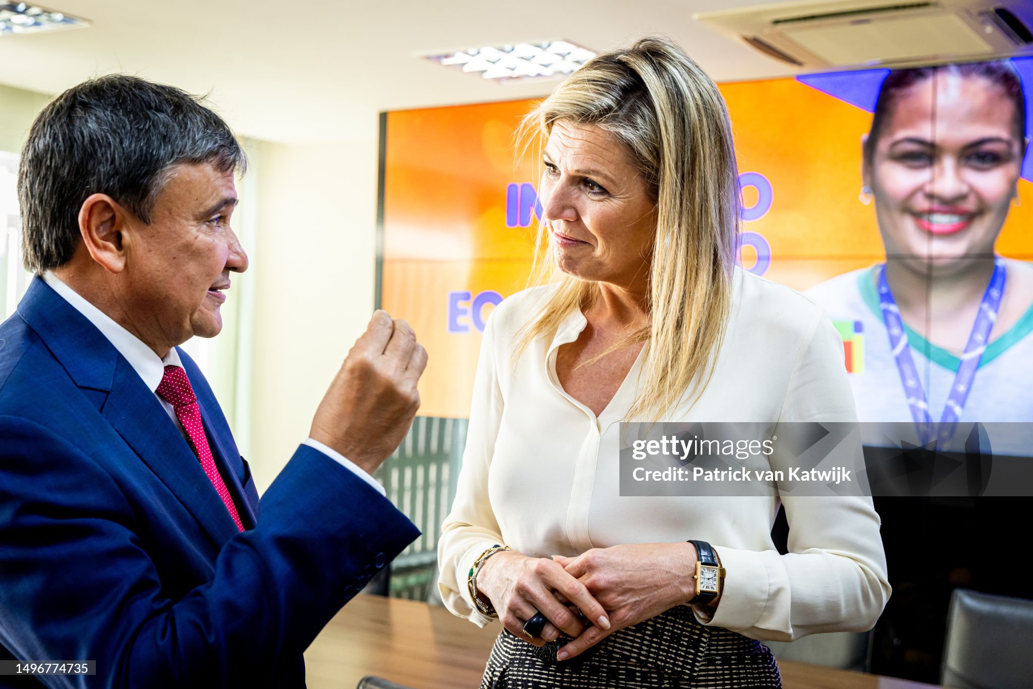 CASA REAL HOLANDESA - Página 93 Queen-maxima-of-the-netherlands-visits-minister-wellington-diaz-of-social-development-and