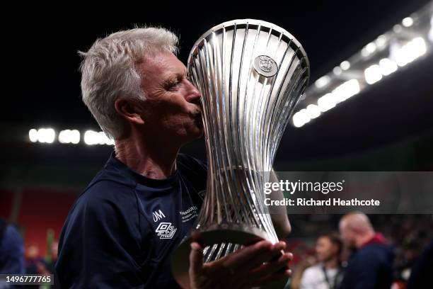 David Moyes, Manager of West Ham United, celebrates with the UEFA Europa Conference League trophy after the team's victory during the UEFA Europa...