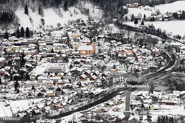 austria, styria, view of schladming town - schladming stockfoto's en -beelden