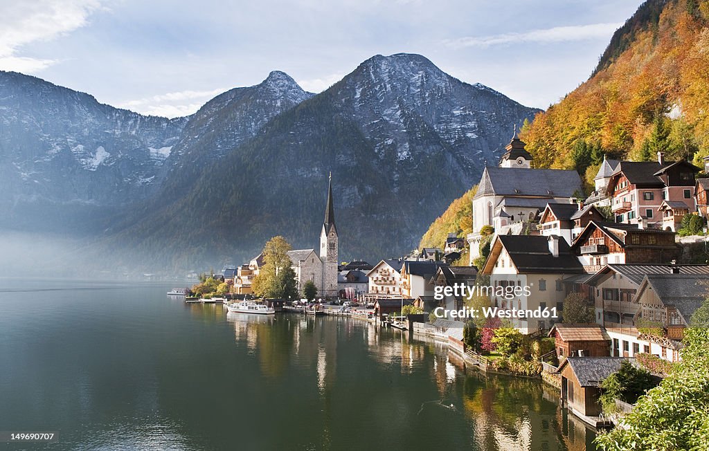 Austria, Upper Austria, View of Lake Hallstaetter See