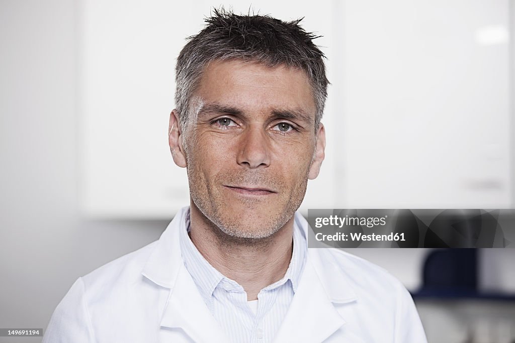 Germany, Bavaria, Munich, Scientist in laboratory, portrait