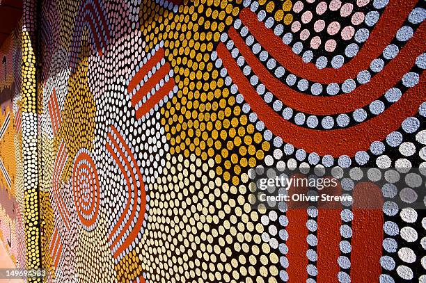 aboriginal dot painting mural, araluen arts centre. - aboriginal dot painting fotografías e imágenes de stock