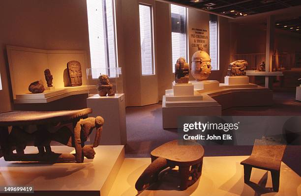 sculpture on display at pre-columbian and spanish colonial art exhibition, denver art museum. - denver museum stock pictures, royalty-free photos & images