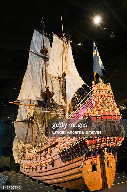 model of vasa flagship in vasamuseet on djurgarden. - vasa ship fotografías e imágenes de stock