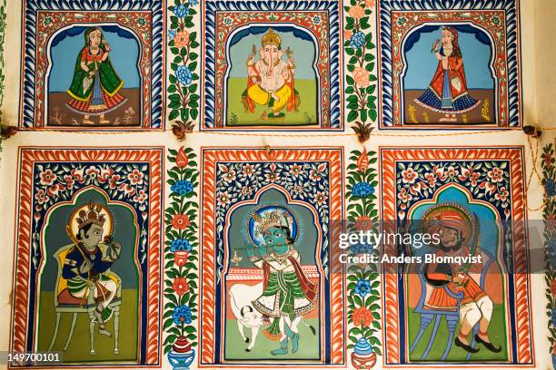 Haweli Vector 112 Restaurador De Arte High Res Illustrations - Getty Images